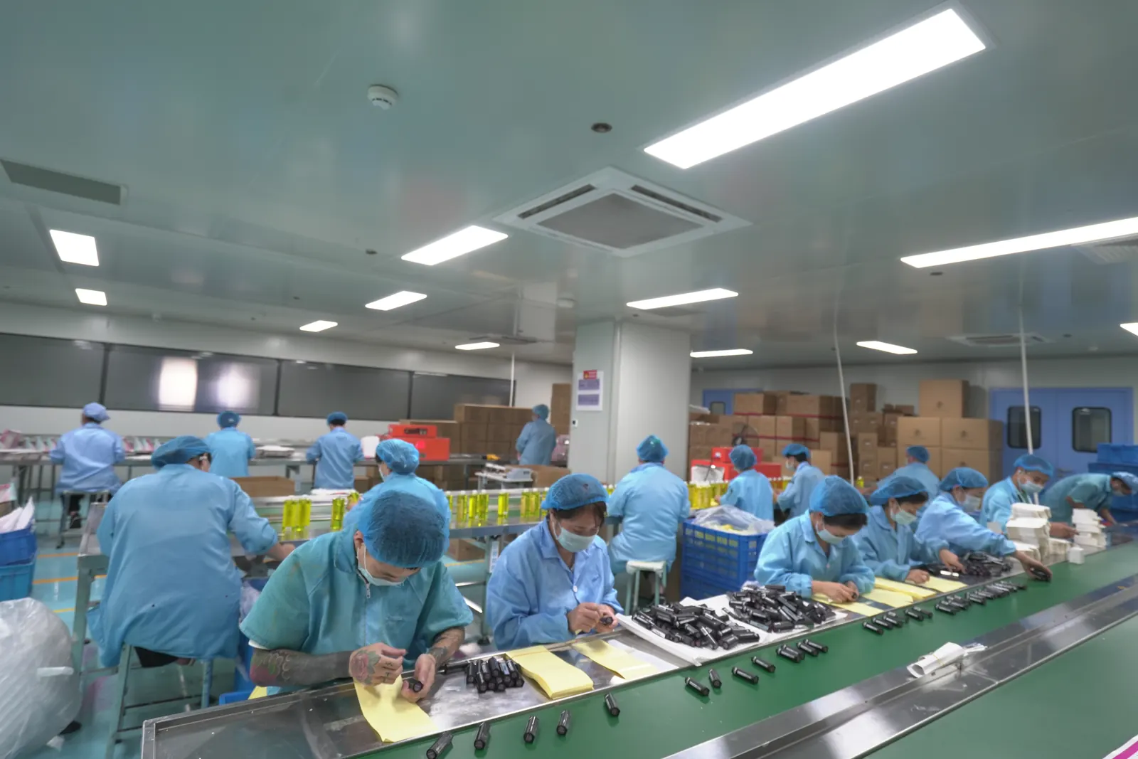 ARIS Cosmetics large-scale workshop production line